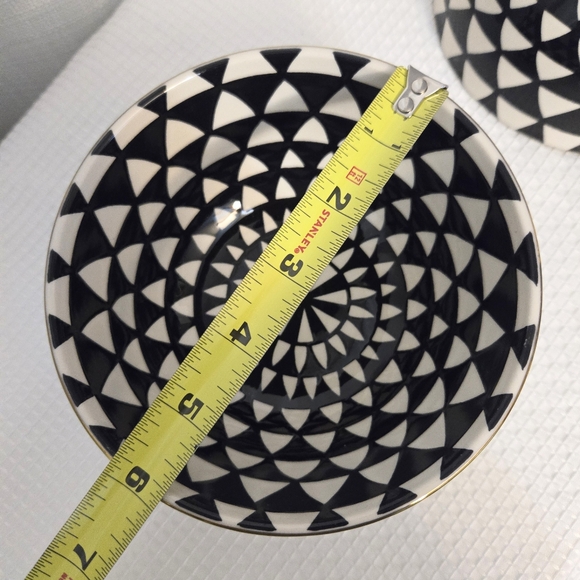 Thyme & Table Medallion Bowls Houndstooth Soup Cereal Ice Cream Set of 2 - Picture 8 of 8